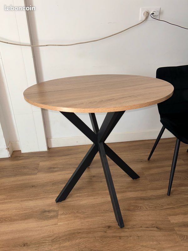 Table (image 1)