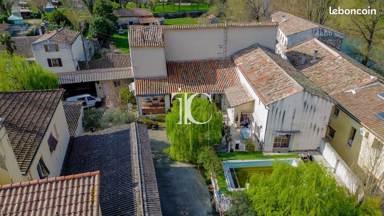 Propriété 6 pièces 131 m²
