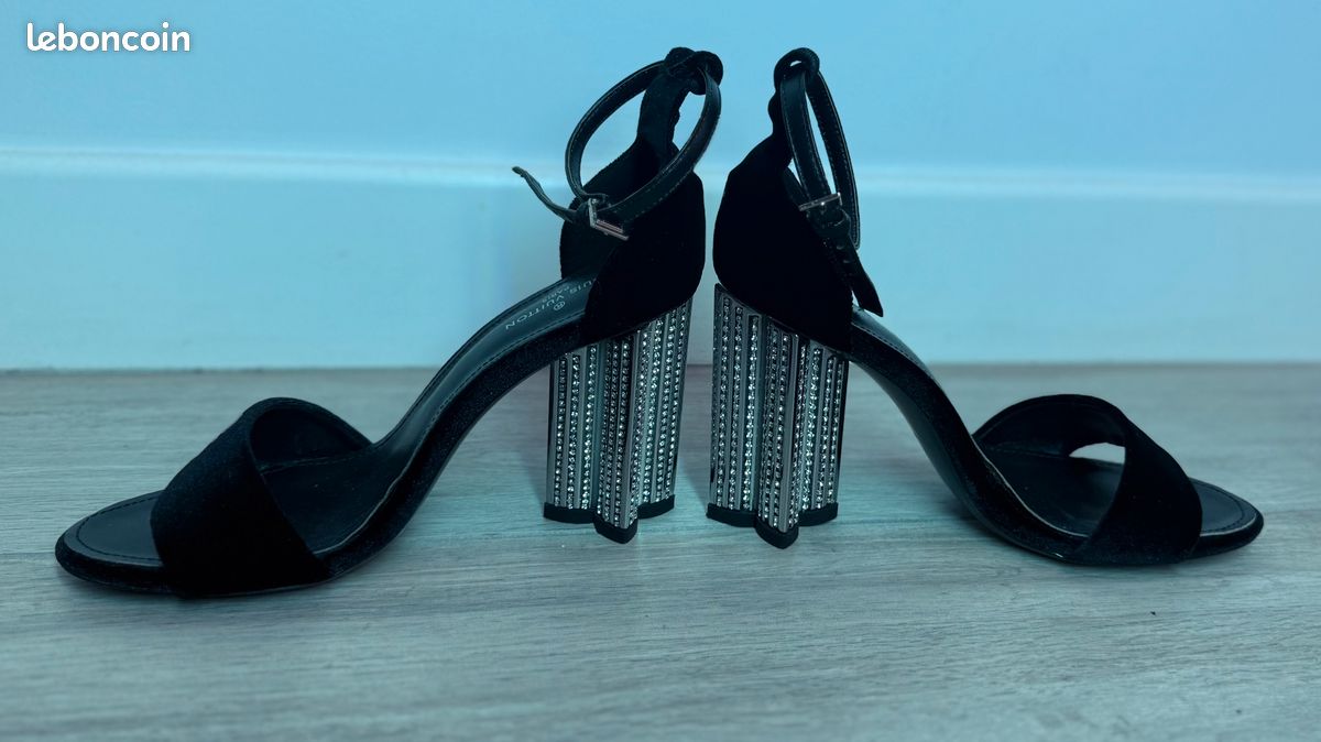 Des escarpins Louis Vuitton (image 4)