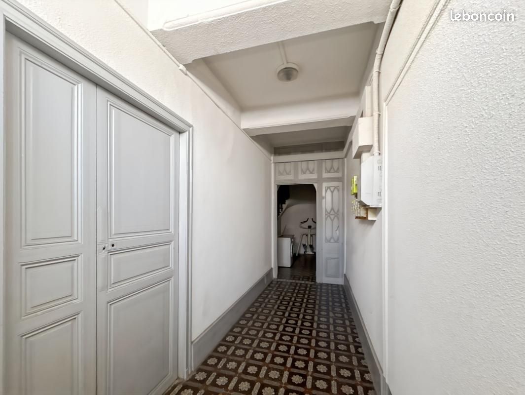 Immeuble 2 pièces 415 m² (image 2)