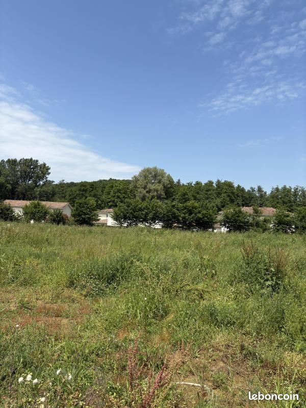 Terrain 365 m² La Sauve · 65 000 €