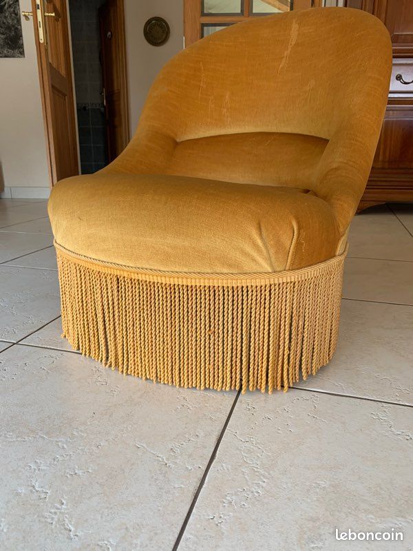 Fauteuil vintage doré à franges (image 2)