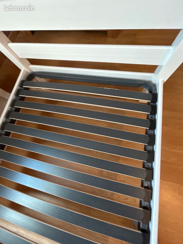 Lit + sommier + table de nuit + commode (image 2)
