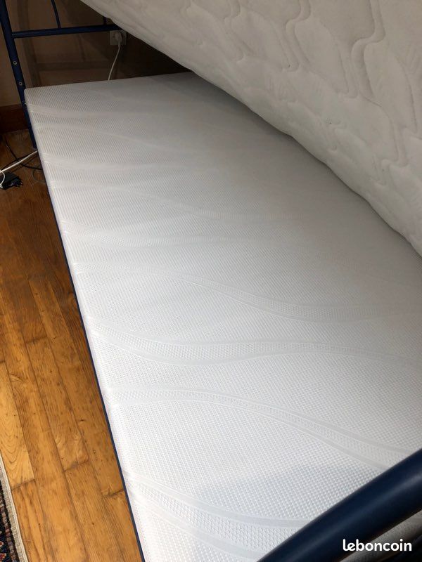 Lit simple avec sommier et matelas (image 2)