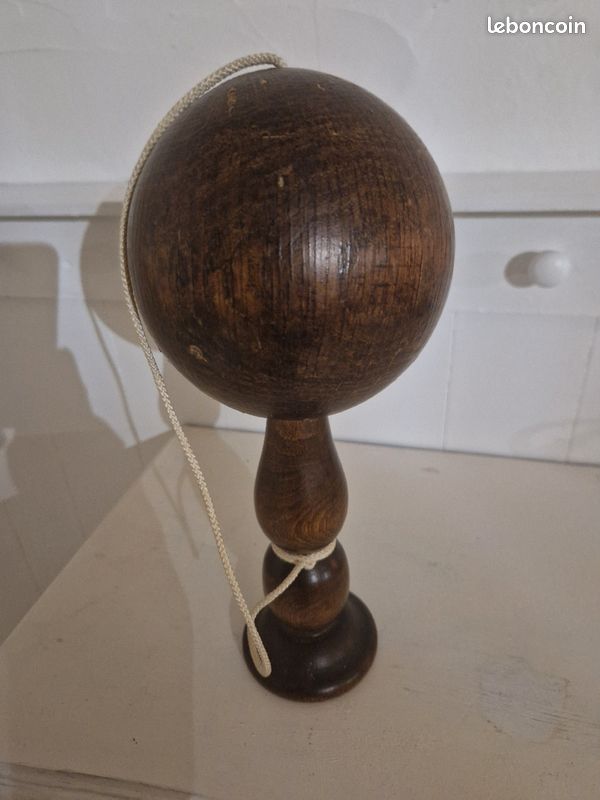 Grand bilboquet en bois (image 3)