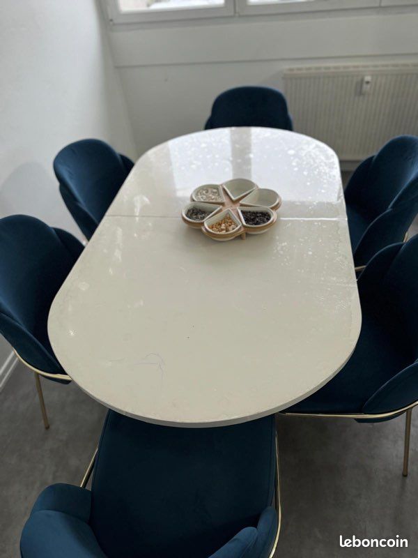Table à manger (image 1)