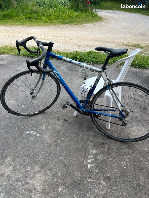 Vélo De Course Homme Btwin - D'occasion, Bon état, Pour Passionnés De Cyclisme
