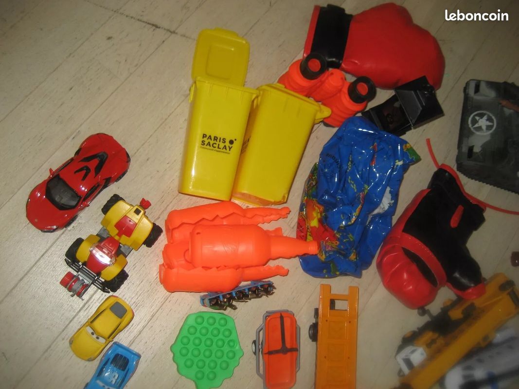 Lot de jouets divers voiture véhicules chantier ref voit (image 3)