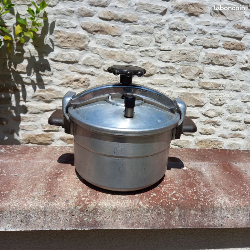 Autocuiseur Cocotte minute authentique Seb en inox increvable 26 cm - Arts de la table