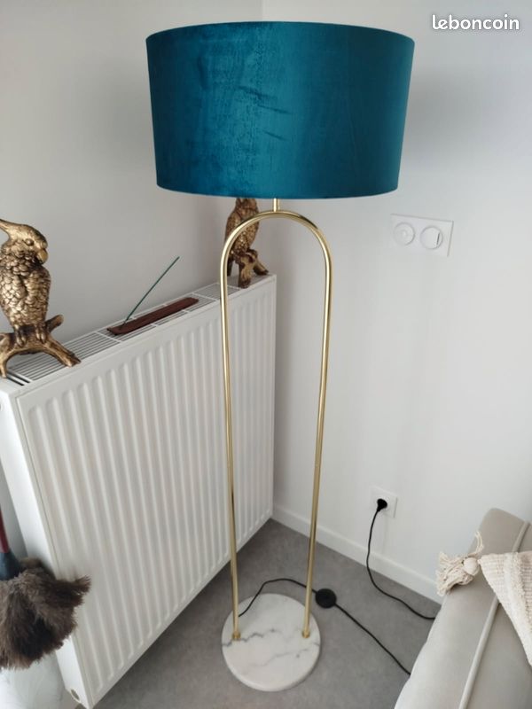 Magnifique Lampadaire Design – Velours Bleu Canard & Marbre (image 1)