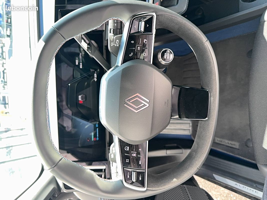 RENAULT Megane E-Tech 220 ch autonomie confort esprit Alpine (image 15)