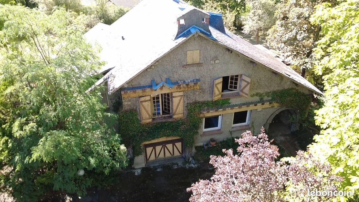 Maison 13 pièces 195 m² · à Bellerive-sur-Allier · 195 m² · 210 000 €