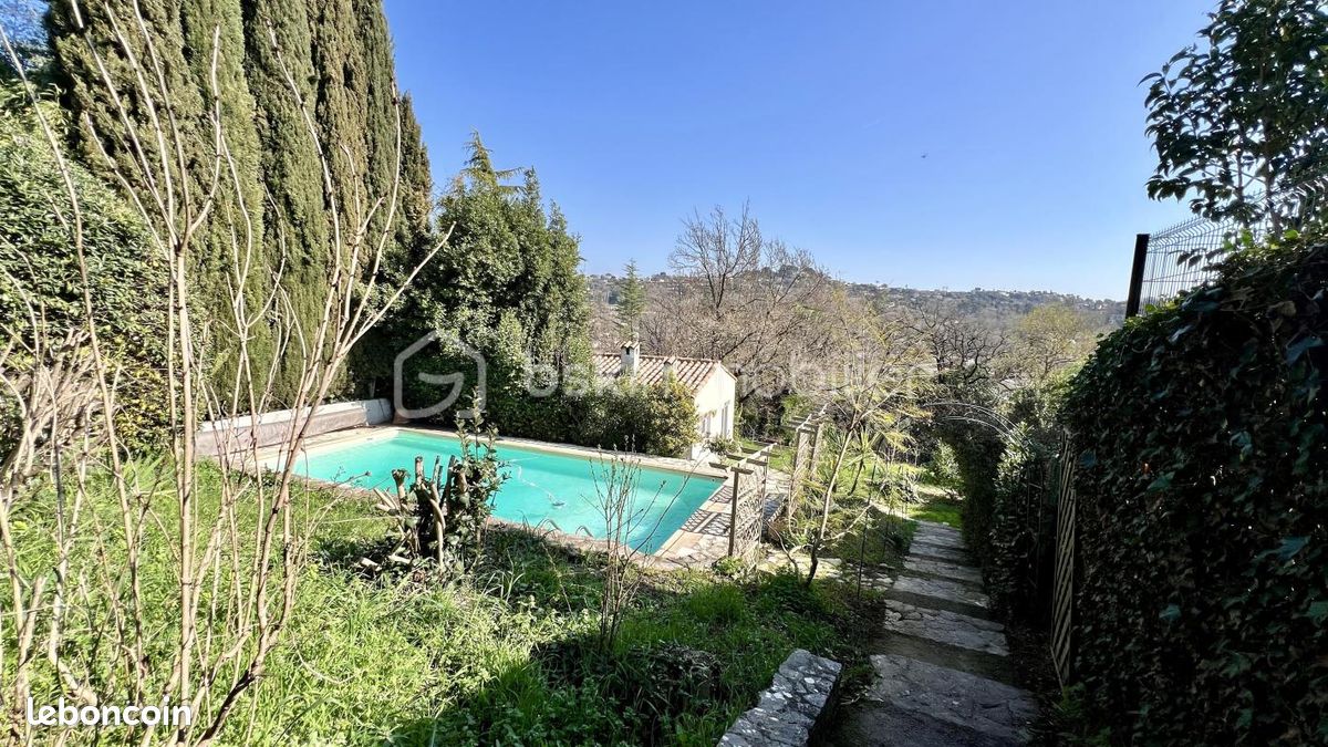 Maison 7 pièces 225 m² · à Cagnes-sur-Mer · 225 m² · 849 000 €