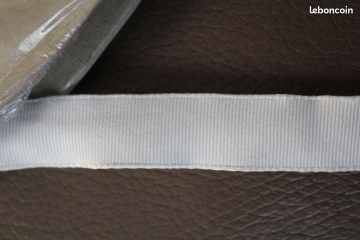 0.10 cts le mètre - Méga bobine de 202 mètres de ruban blanc (image 3)