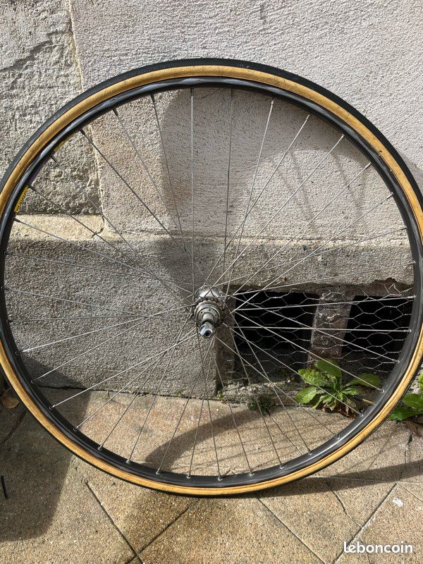 Roue arrière Mavic GP4 avec boyau (image 1)