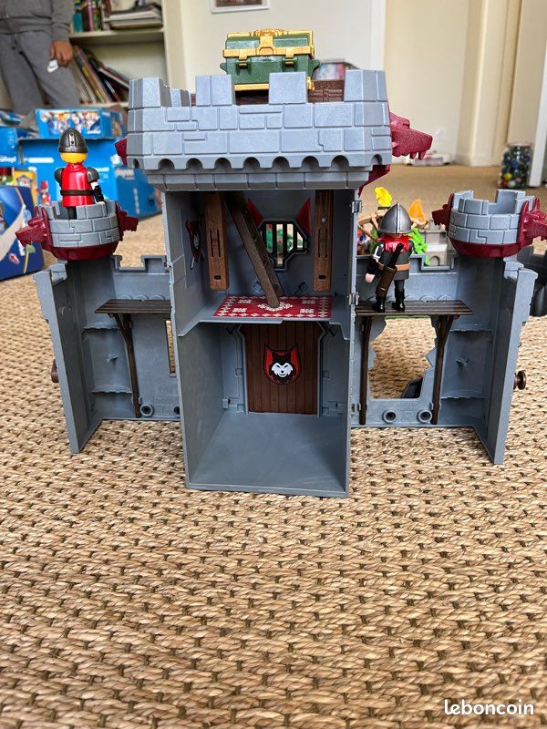 Playmobil 6697 : Citadelle transportable du Baron noir (image 2)