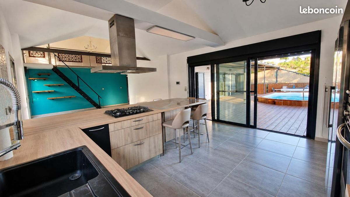 Maison 8 pièces 161 m² · à Saint-Leu · 161 m² · 630 000 €