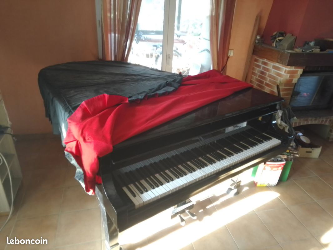 Piano Yamaha C3 (image 1)