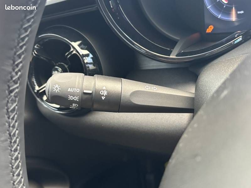 Alfa Romeo Junior 1.2 Ibrida 145 ch eDCT6 Speciale (image 20)