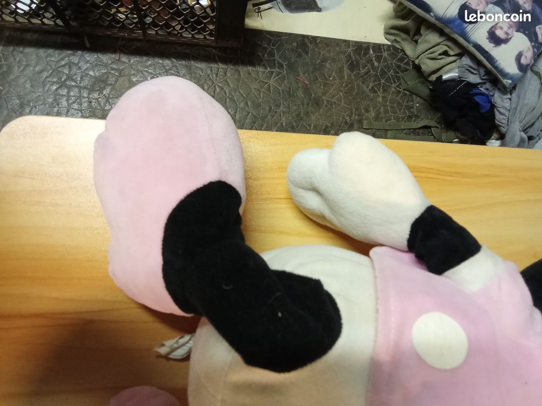 Vend Peluche Disney Minnie H 60 CM (image 4)