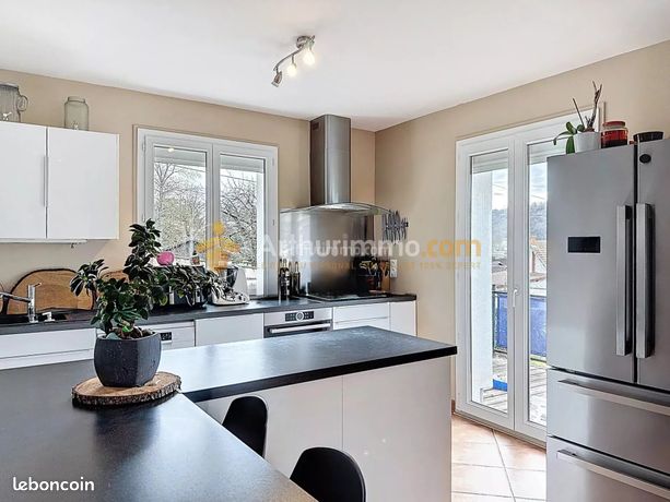 Propriété 6 pièces 145 m²