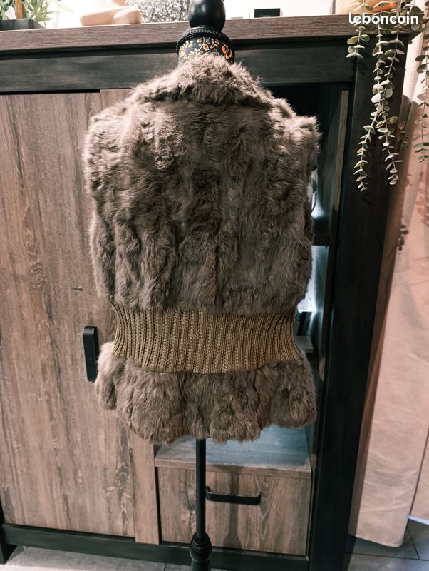 Gilet En Fourrure De Lapin Revue - Marron, Tricot Côtelé, Taille S Neuf (avec Imperfections)