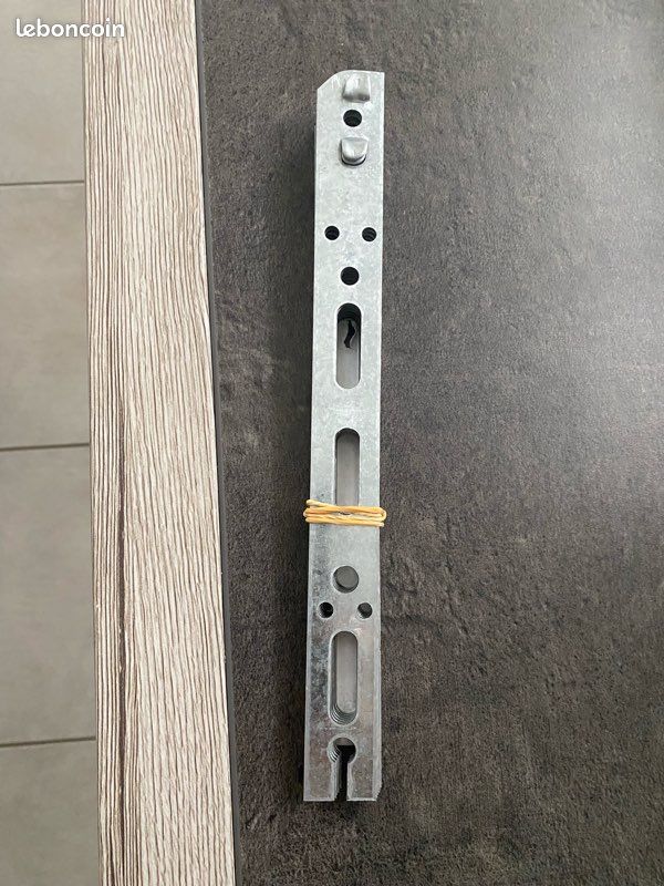 Pattes fixation porte, fenêtre (image 2)