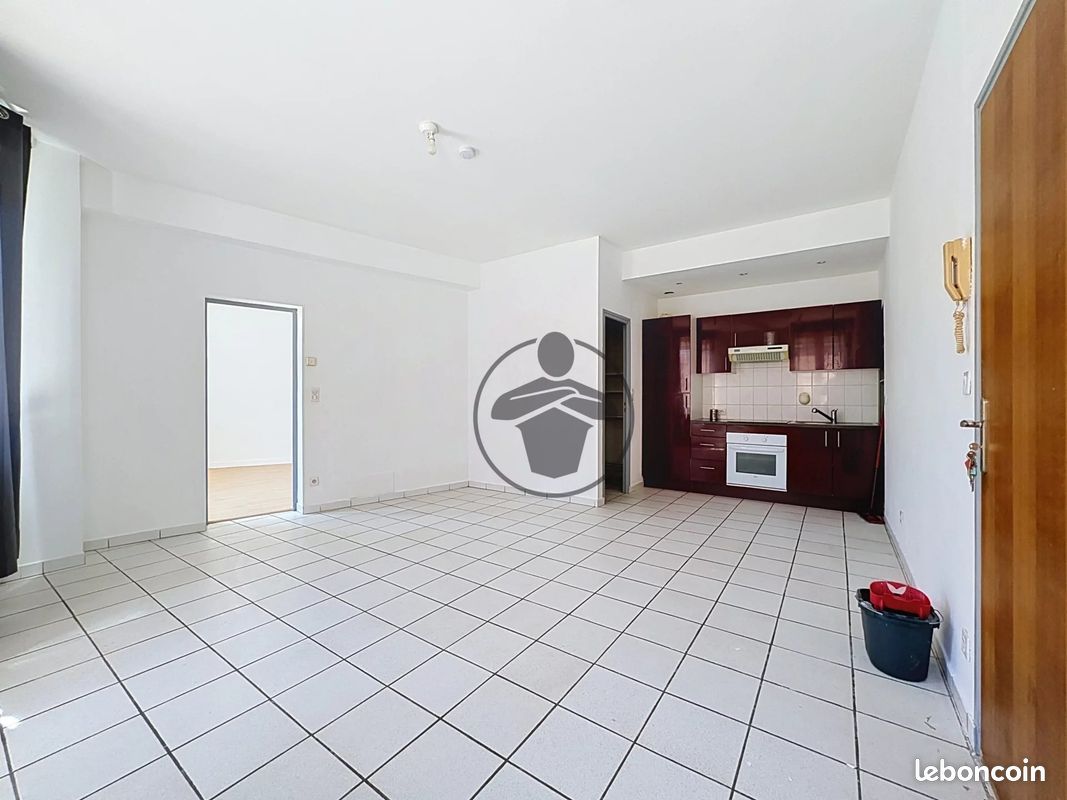 Appartement 2 pièces 43 m² · à Saint-Quentin · 43 m² · 450 €