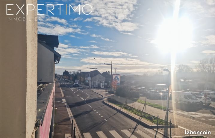 https://img.leboncoin.fr/api/v1/lbcpb1/images/3d/25/fa/3d25fab39787a7f96e23bb04c29e15b6d81fd64b.jpg?rule=ad-image