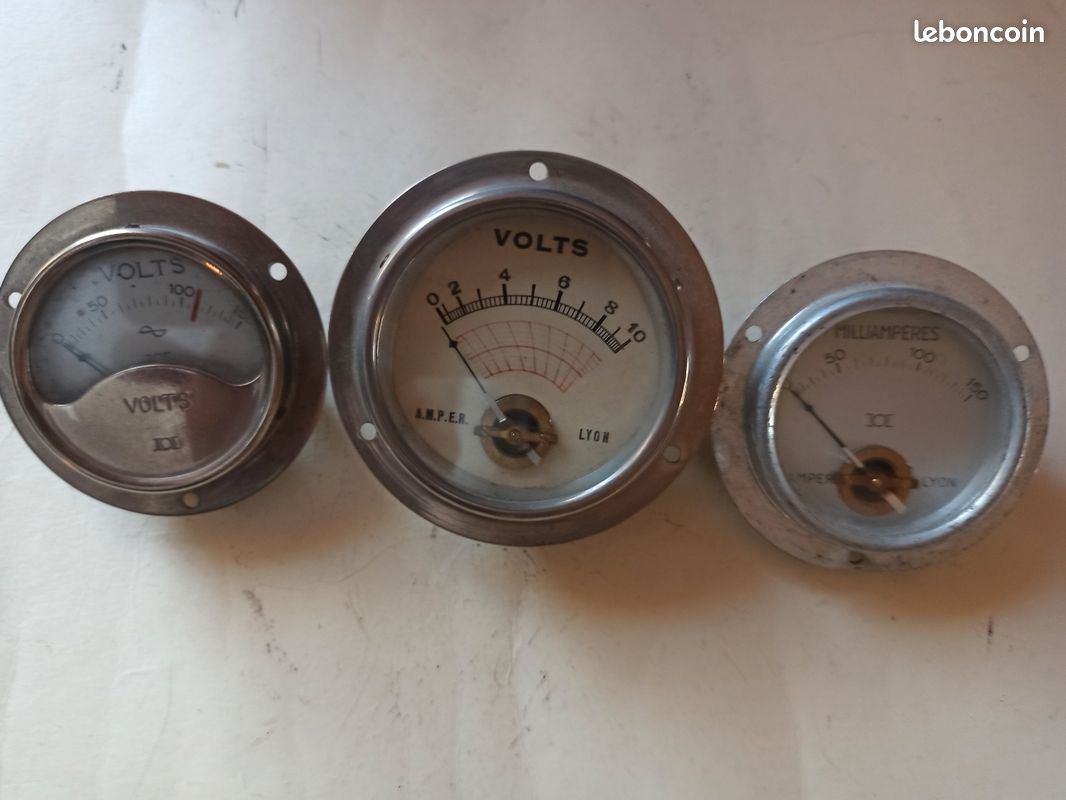 Voltmètre vintage 220V, grand écran, surveillance secteur