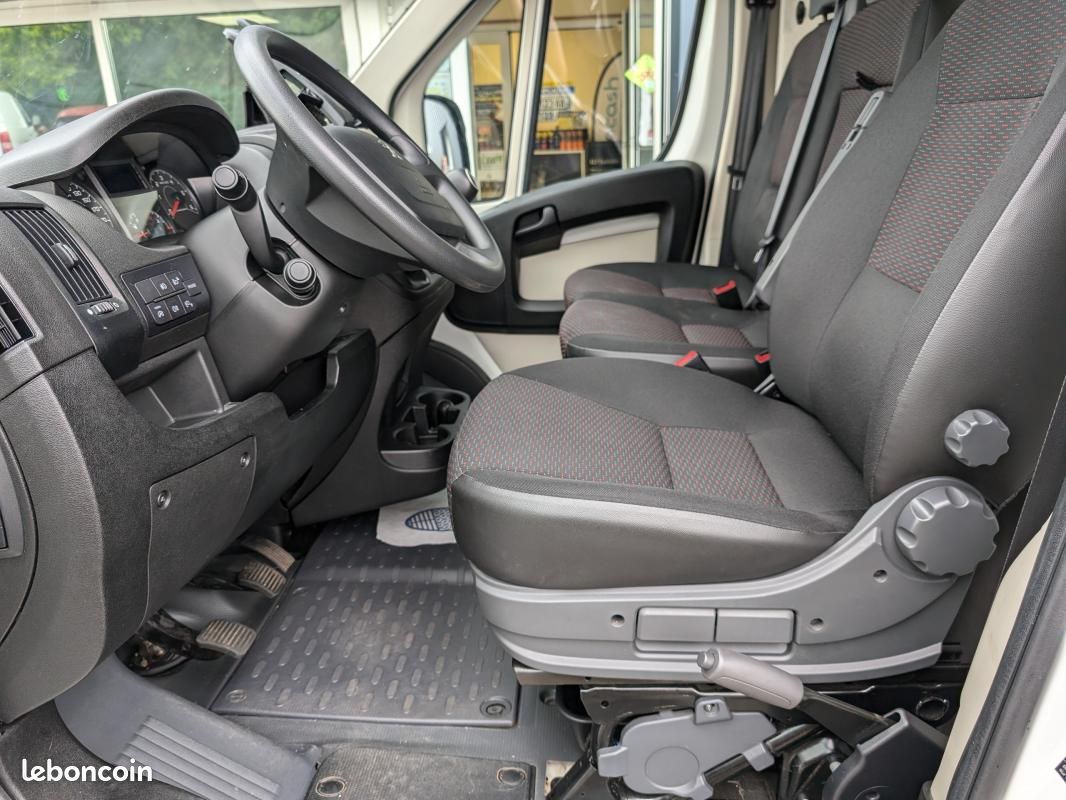 Peugeot Boxer FOURGON TOLE 330 L2H2 BLUEHDI 130 S&S PREMIUM PACK (image 13)
