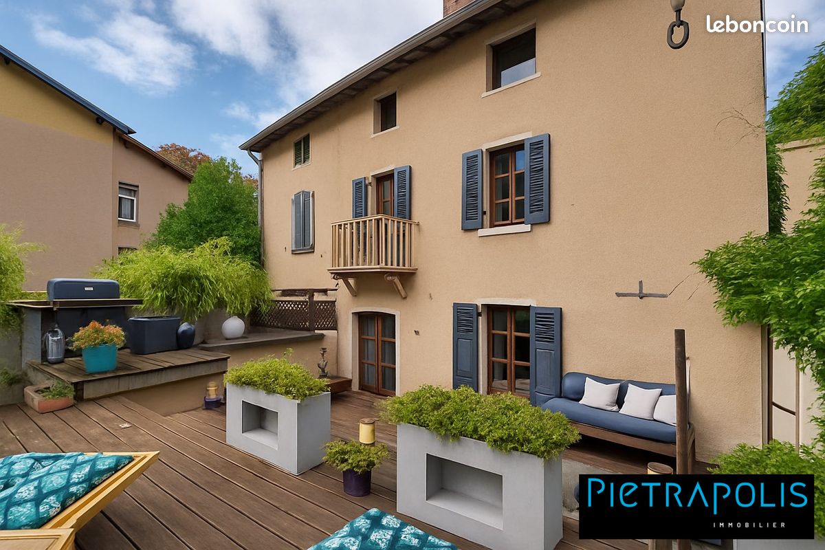 Maison 6 pièces 140 m² · à Vérin · 140 m² · 299 000 €