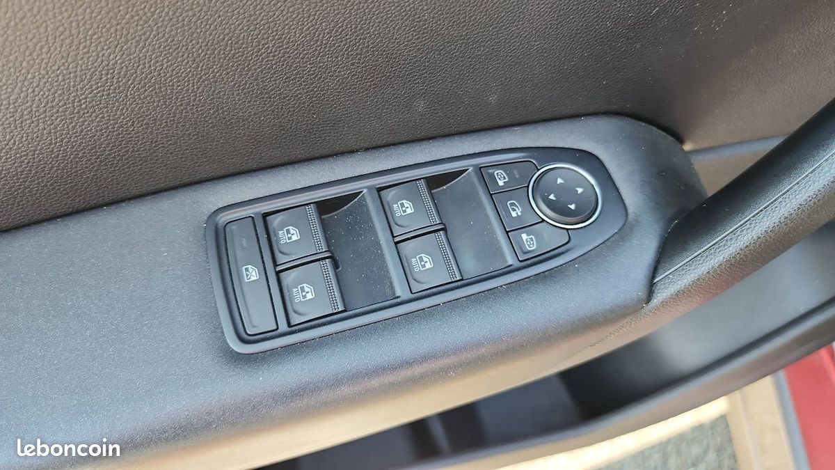 Renault Captur 1.5 Blue dCi 115 EDC7 Business (image 23)