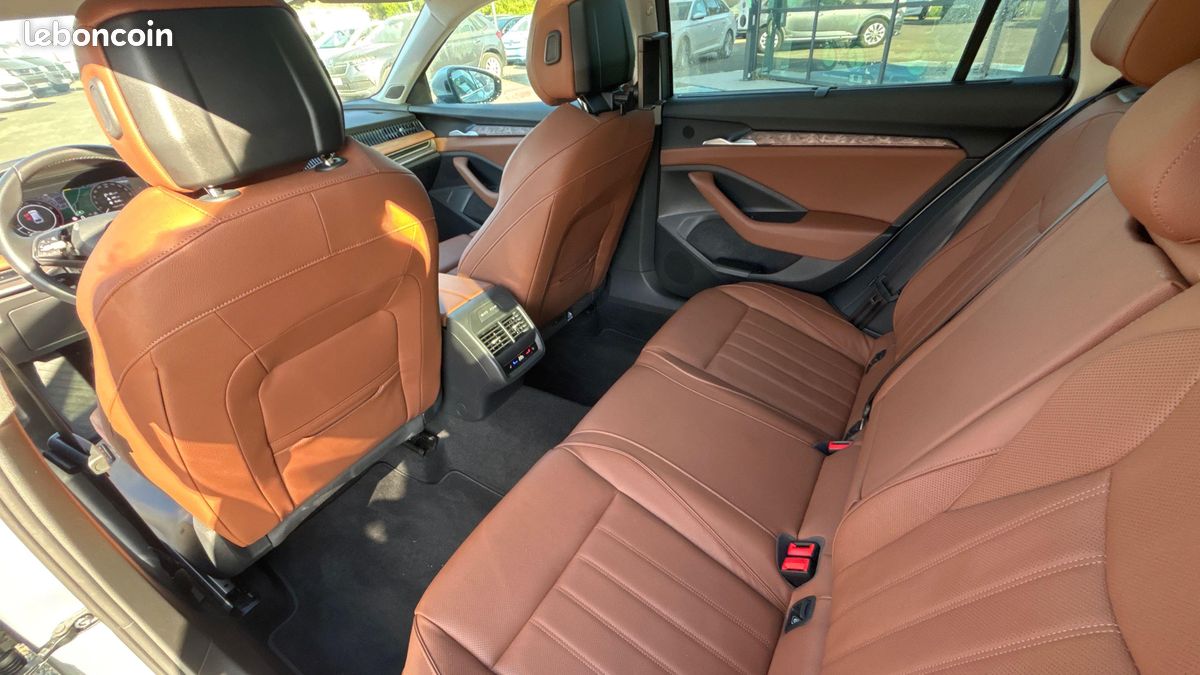 Skoda Superb Combi 1.5 TSI ACT 150ch mHEV Laurin & Klement DSG7 (image 4)
