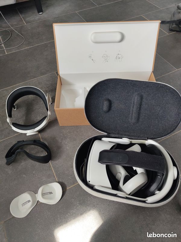 Casque Meta Quest 2 64 Go (Occasion) – Manettes Cassées, Pour Pièces Détachées