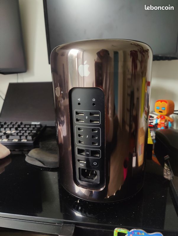 Mac Pro (Fin 2013) - Xeon E5 - 32 Go RAM - 500 Go SSD (image 1)