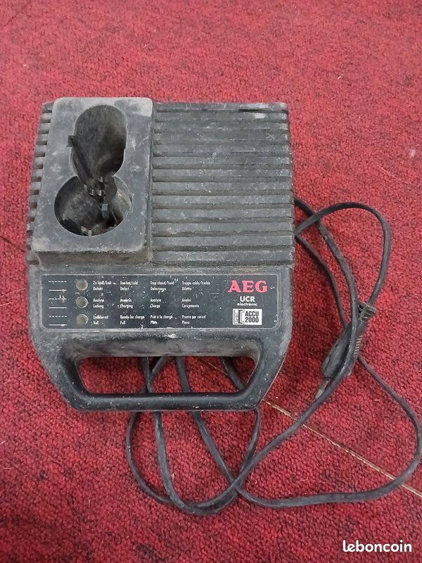 Chargeur batterie AEG UCR ACCU2000 (image 1)