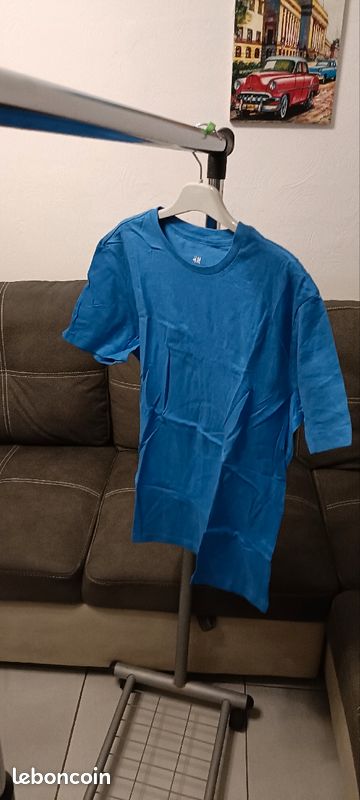 🌟 Magnifique T-shirt H&m regular fit bleu 100% coton à vendre 🌟 (image 1)