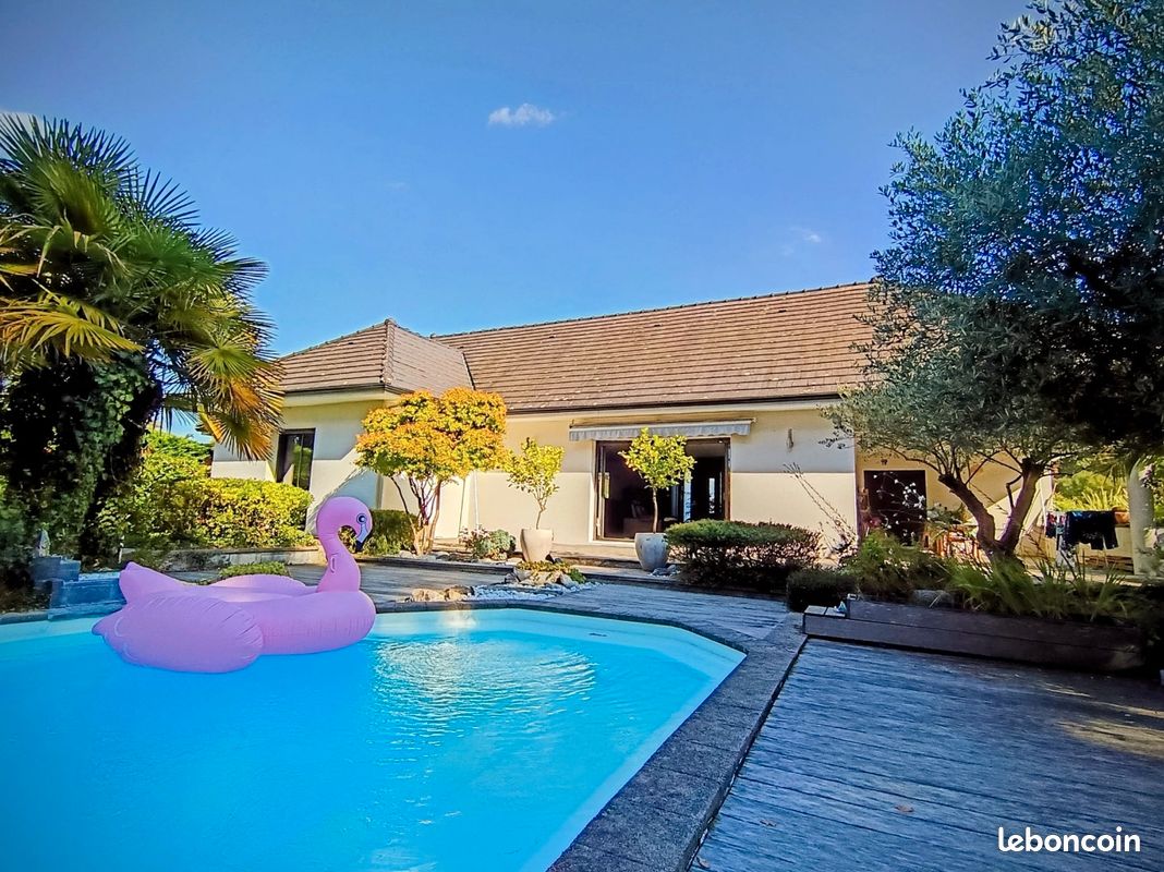 Maison 6 pièces 162 m² · à Buros · 162 m² · 455 000 €