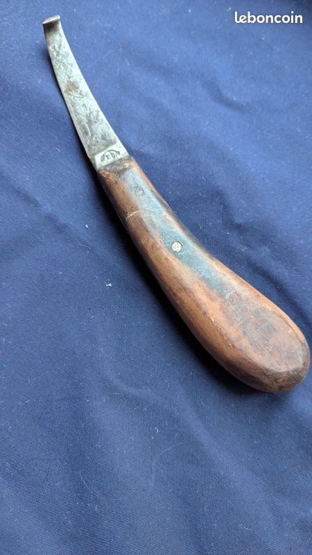 Ancien Couteau De Maréchal-ferrant – Manche Cerf, Lame Courbe, Outil Rustique 7,75
