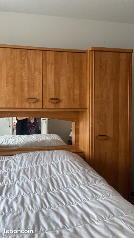 Pont de lit en bois avec miroir et rangements (image 2)