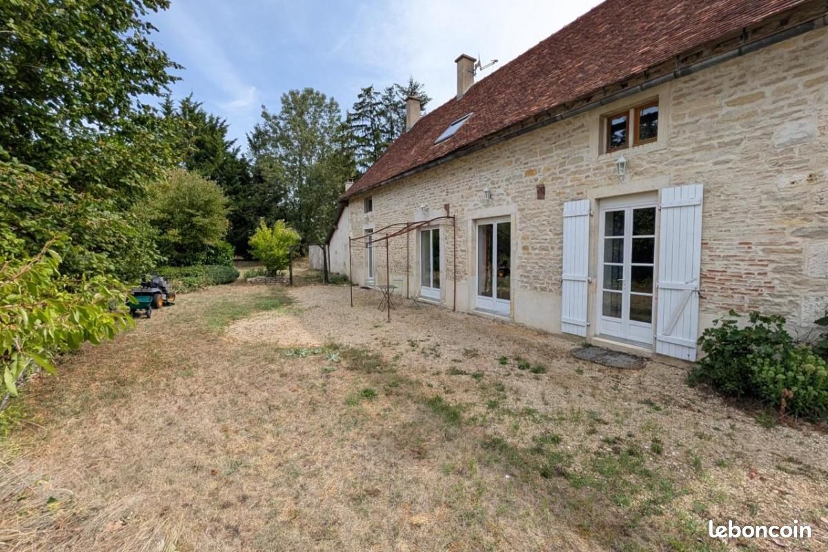 Maison 7 pièces 165 m² · à Dijon · 165 m² · 325 000 €