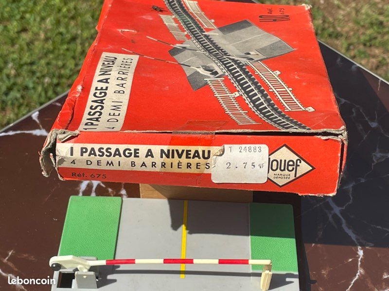 Clôture Échelle HO 1/87 – 4 Poteaux – PP – 11,8x2,5 Cm – Diorama Train Miniature