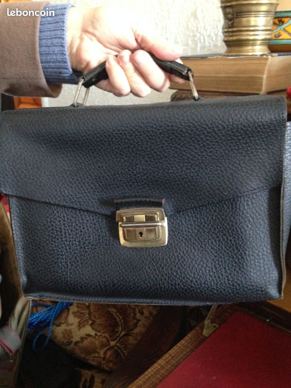 Cartable en cuir noir (image 1)