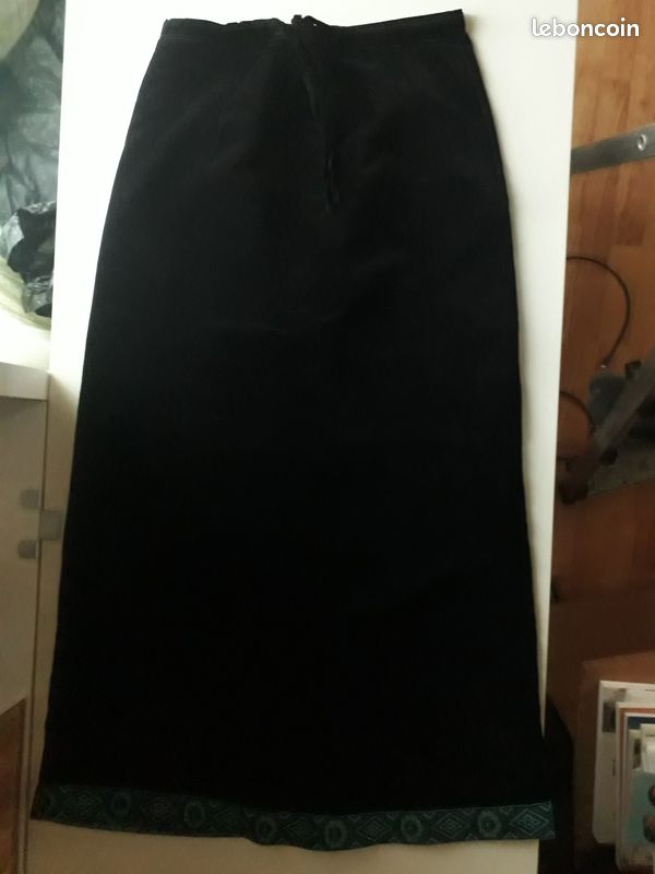 Jupe longue en velours noir taille M du Népal (image 1)
