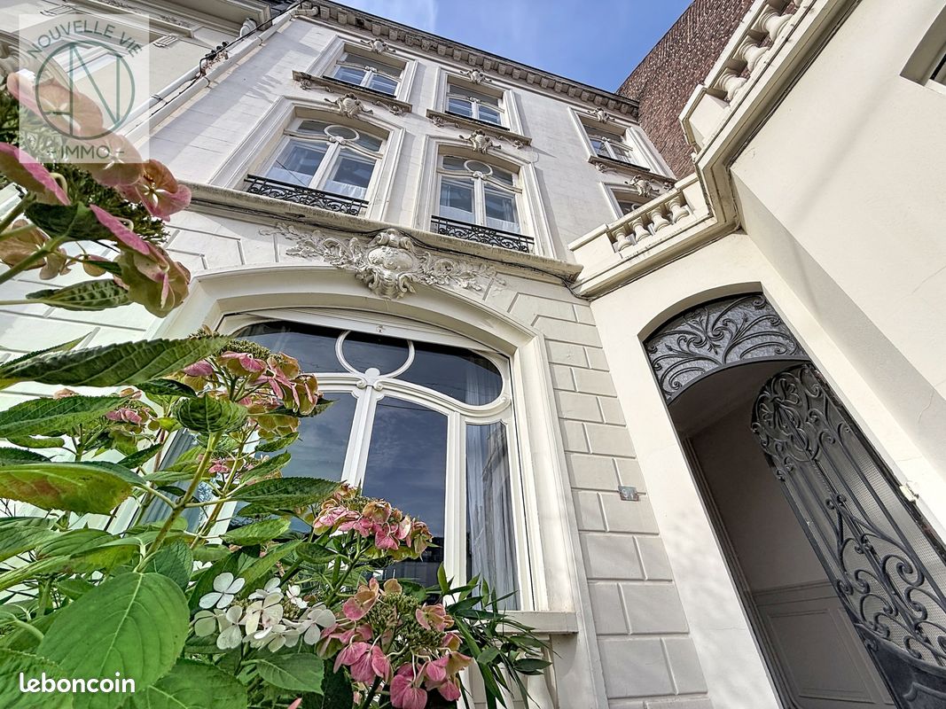 Maison 7 pièces 220 m² · à La Madeleine · 220 m² · 949 000 €