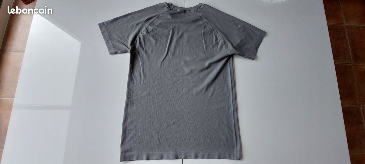 T-shirt Fabletics training taille S (image 2)