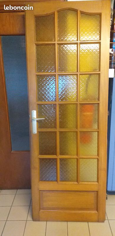 Vends 2 portes à recouvrement 18 carreaux 204 X 73 (image 1)