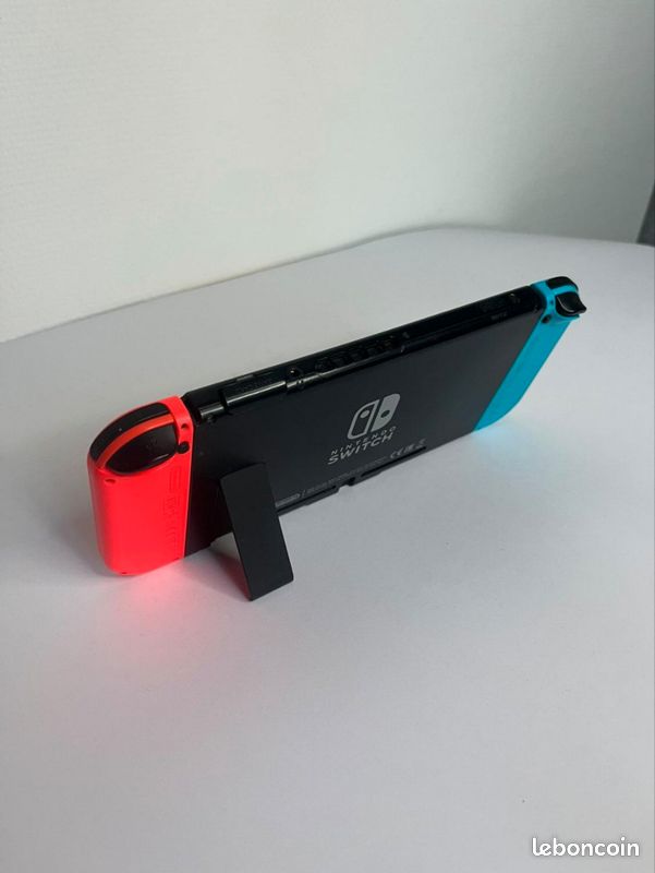Nintendo Switch et accessoires +3 jeux+ Manette et chargeur (image 4)