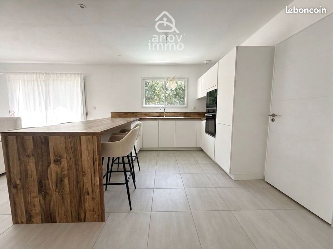 Maison 5 pièces 90 m² · à Fouquebrune · 90 m² · 194 000 €
